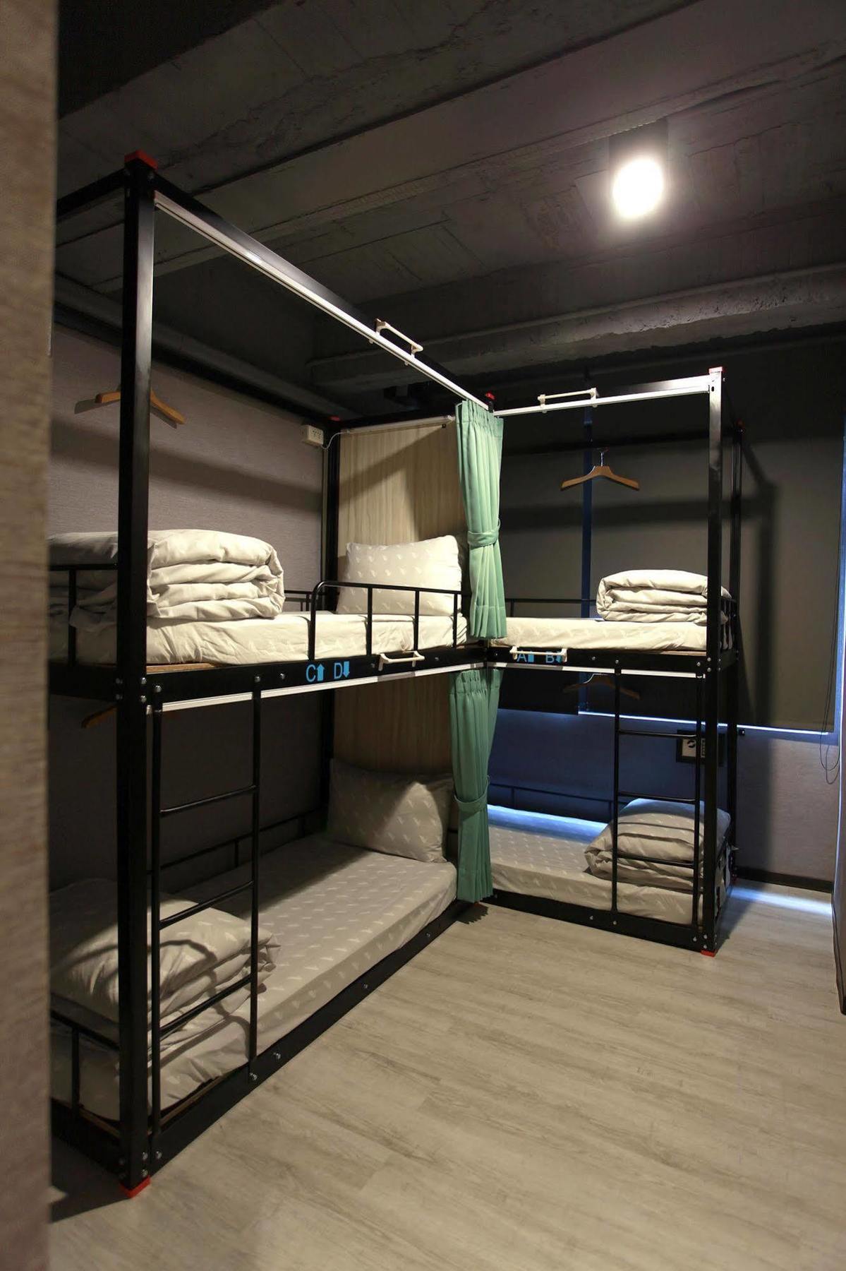 Backpackers Hostel - Ximen Taipei Dış mekan fotoğraf
