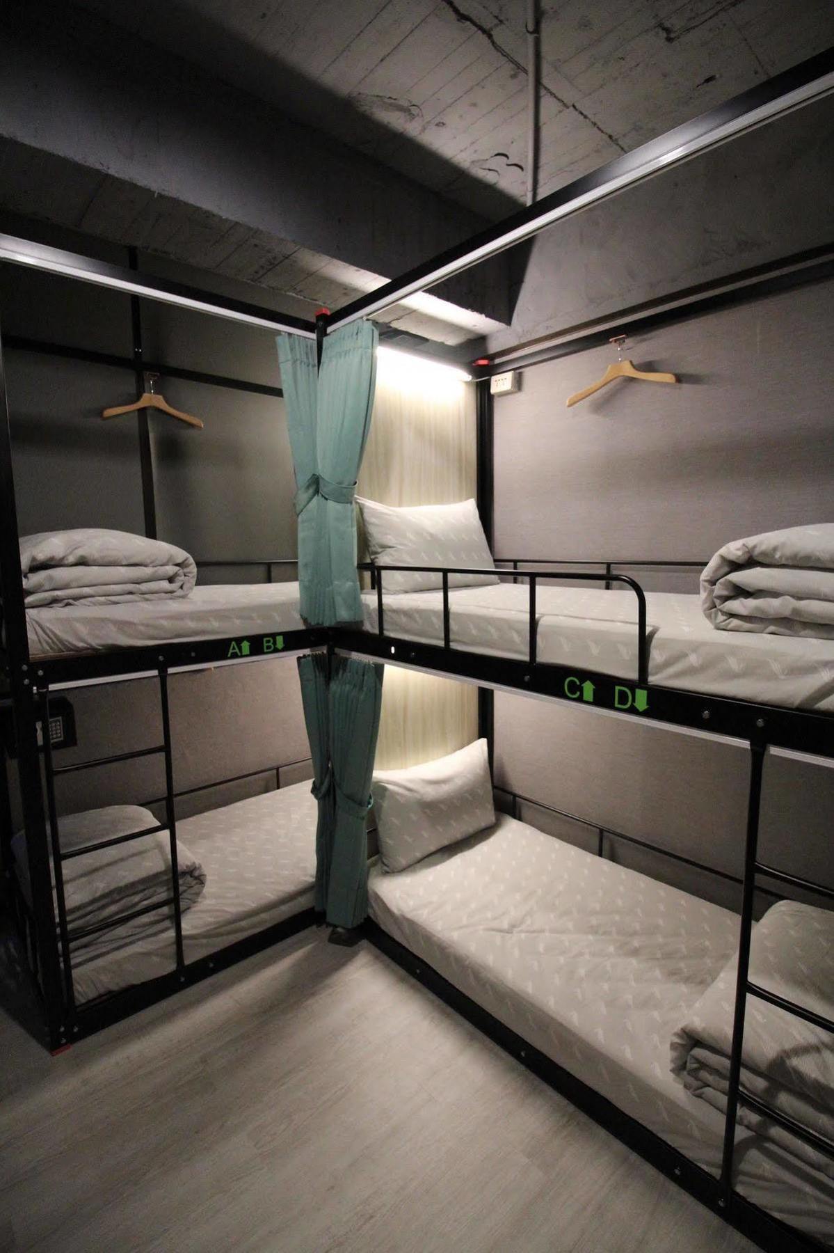 Backpackers Hostel - Ximen Taipei Dış mekan fotoğraf