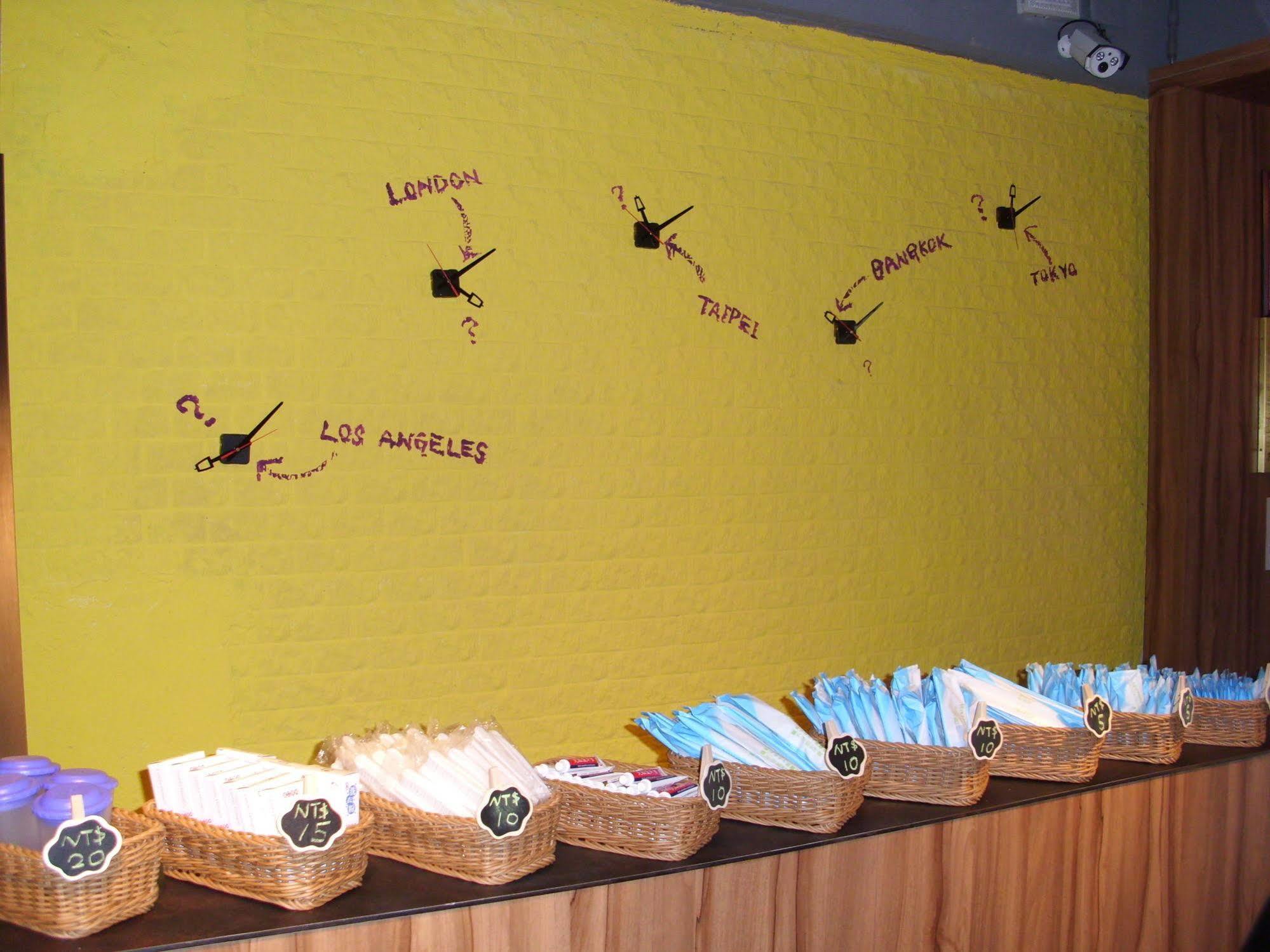 Backpackers Hostel - Ximen Taipei Dış mekan fotoğraf